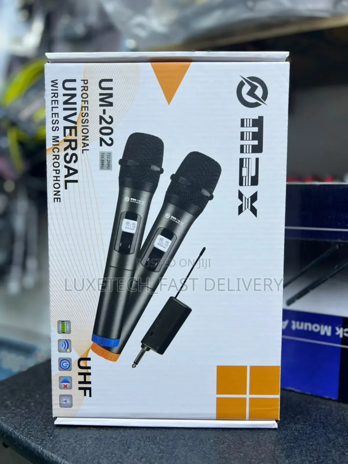 Omax Professional Universal Wireless 2 Microphone and a Receiver