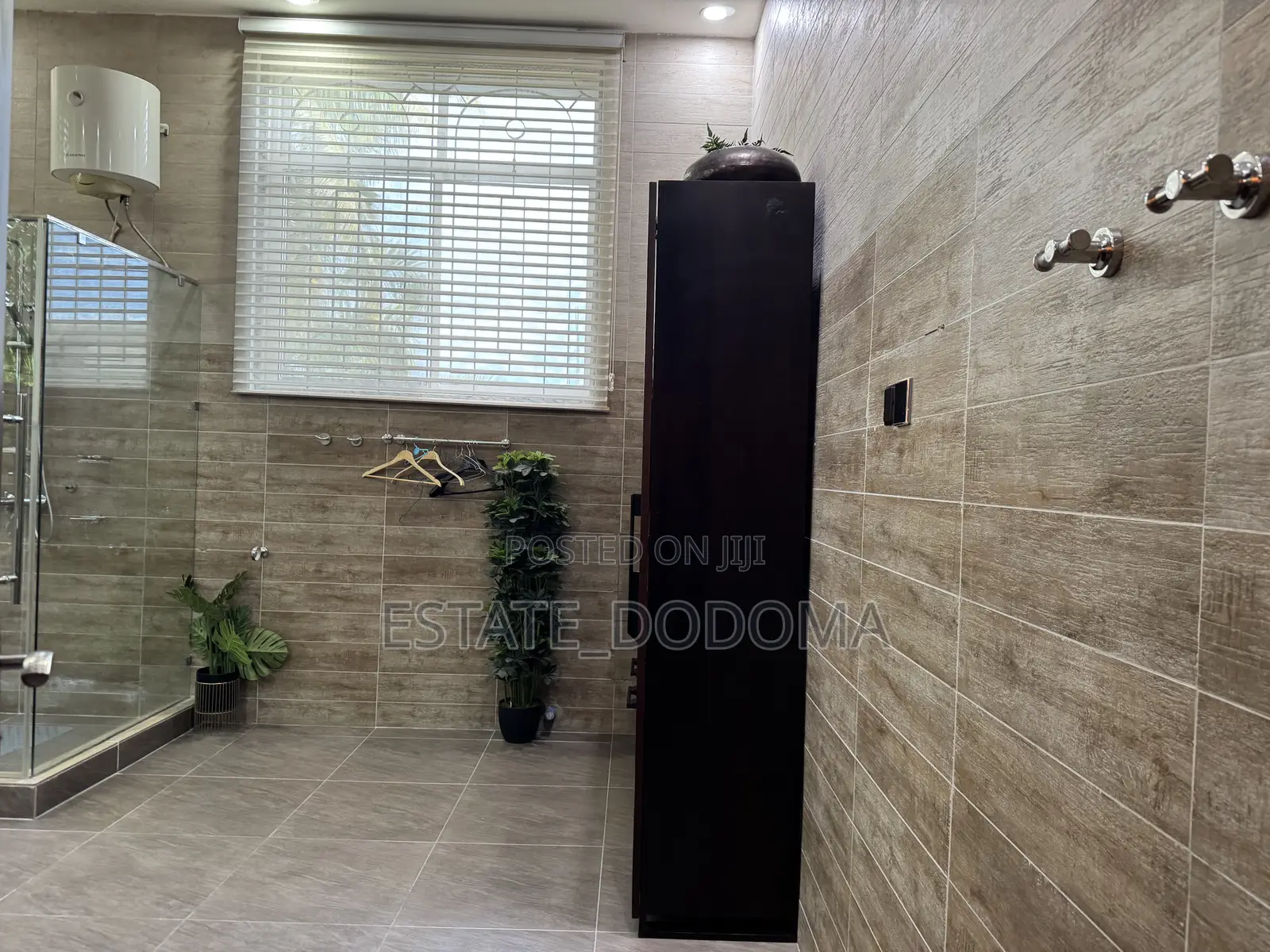 Furnished 8bdrm House in Mbezi Beach for sale
