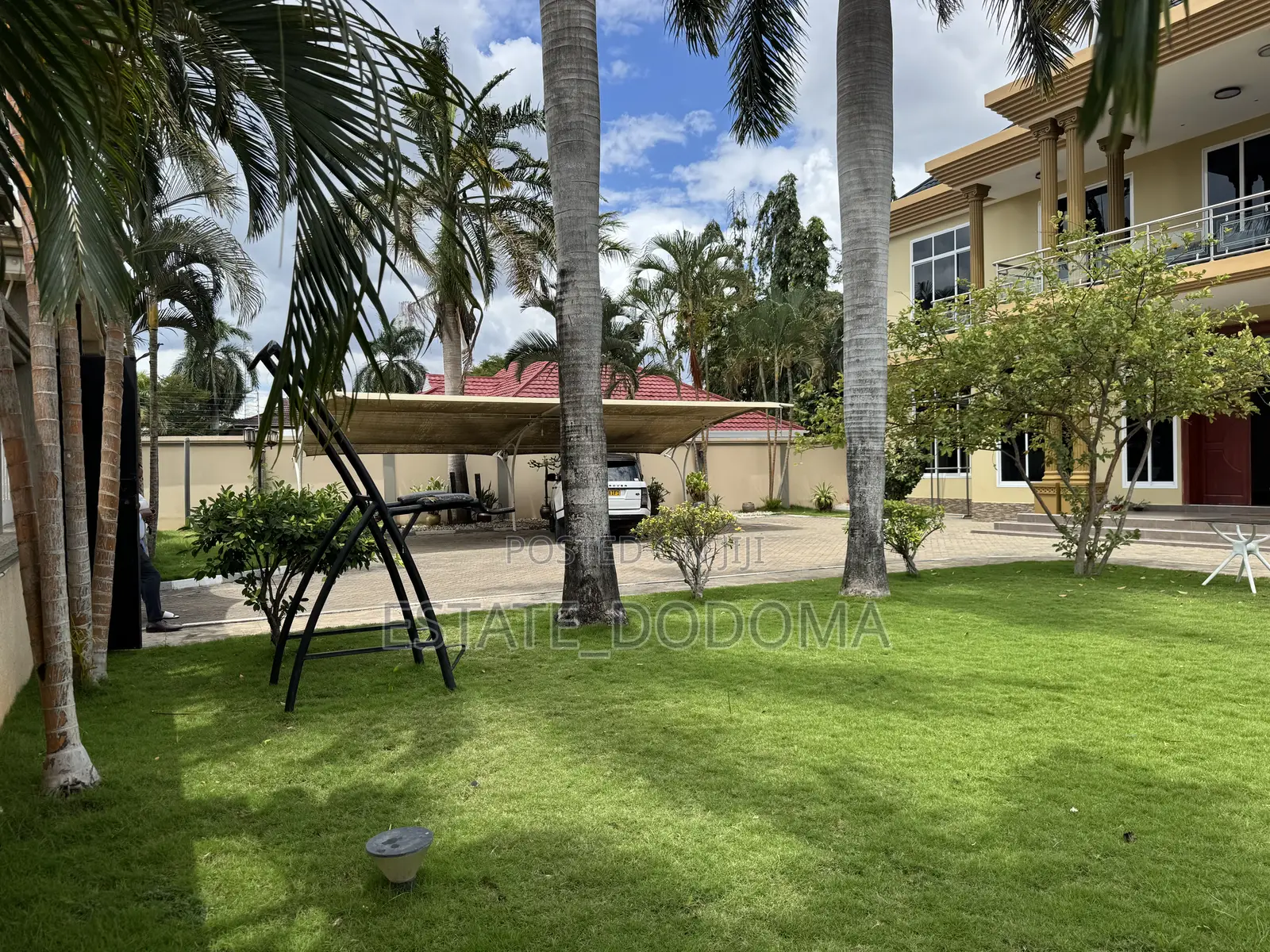 Furnished 8bdrm House in Mbezi Beach for sale
