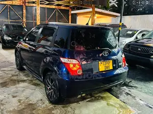 Toyota IST 2005 Blue