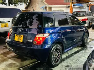 Toyota IST 2005 Blue