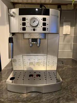 De'longhi Magnifica Xs Fully Automatic Espresso and Cappuccino Machine