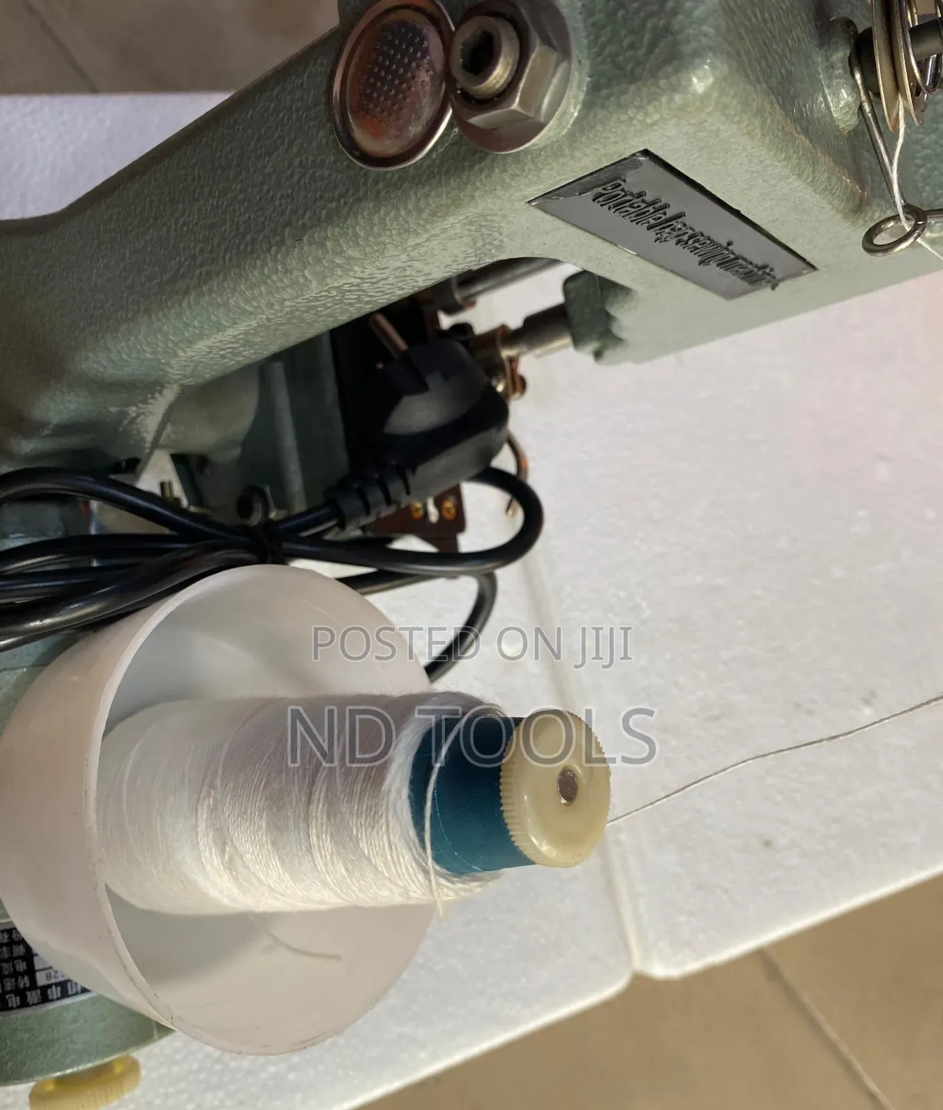 Sewing Machine/ Portable Bag Closer Machine