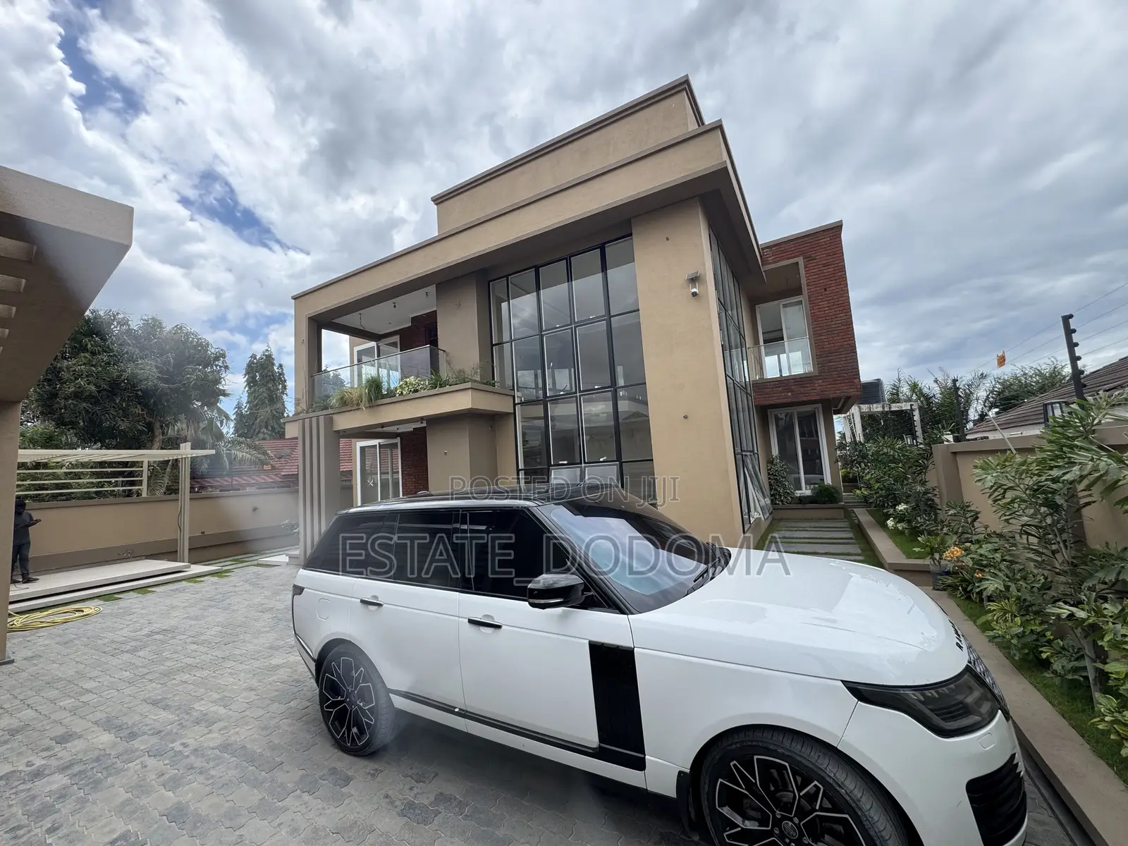 5bdrm Mansion in Mbezi Beach for sale