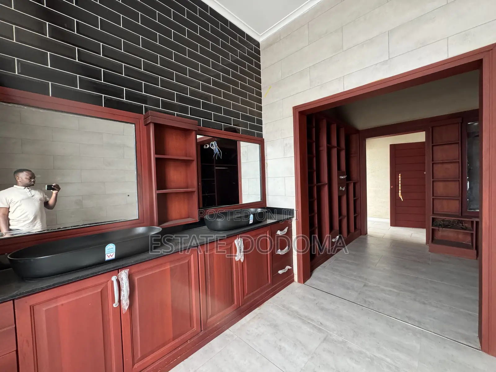 5bdrm Mansion in Mbezi Beach for sale