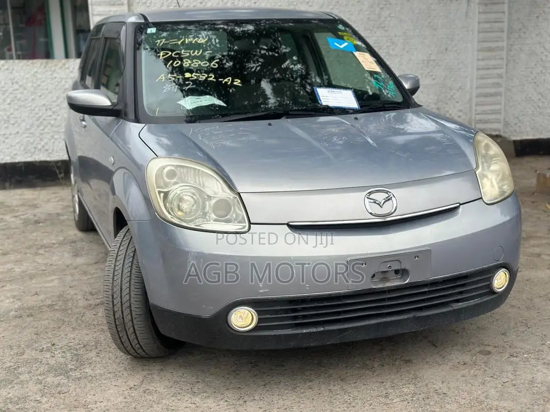 Mazda Verisa 2005 Silver