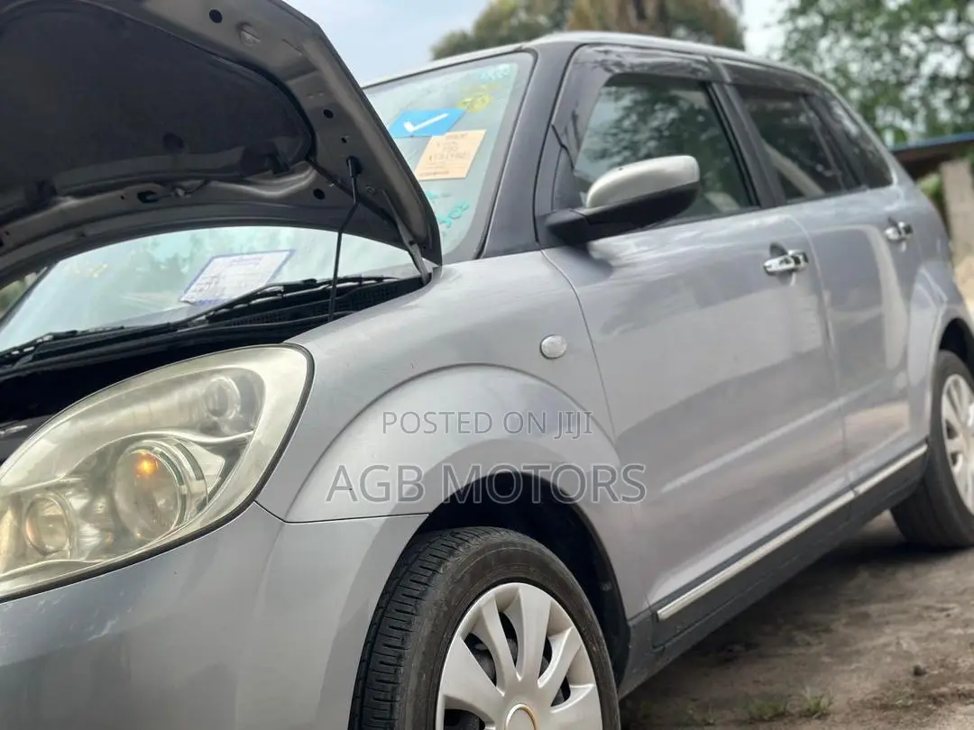 Mazda Verisa 2005 Silver