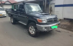 Toyota Land Cruiser 2012 Black