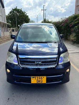 Toyota Noah 2.0 AWD (8 Seater) 2005 Black