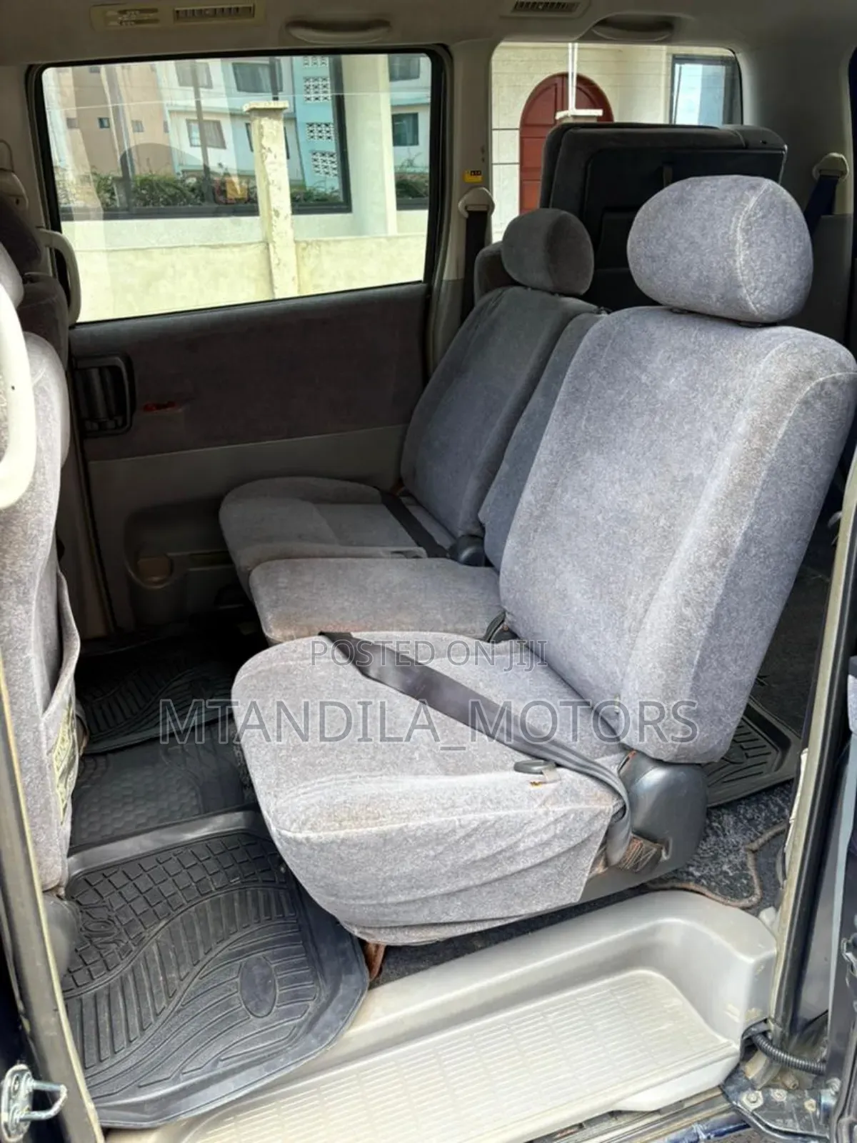 Toyota Noah 2.0 AWD (8 Seater) 2005 Black