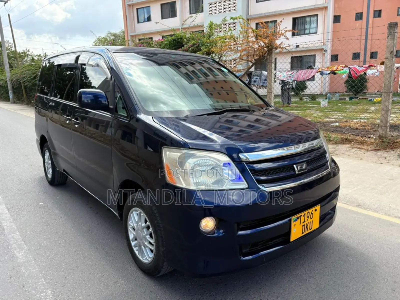 Toyota Noah 2.0 AWD (8 Seater) 2005 Black