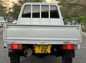 Toyota Lite-Ace 2005 White