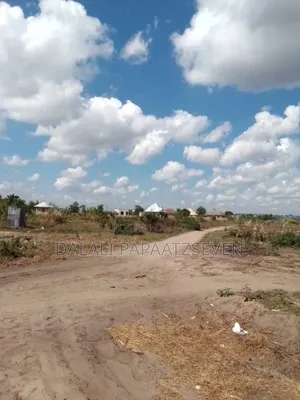 Eneo Lenye Ukubwa Wa SQMT 1600 Linauzwa Lipo Kihalaka Mbweni Kiembeni