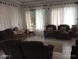 7bdrm House in Ada Estate for rent