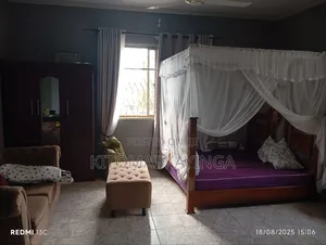 7bdrm House in Ada Estate for rent