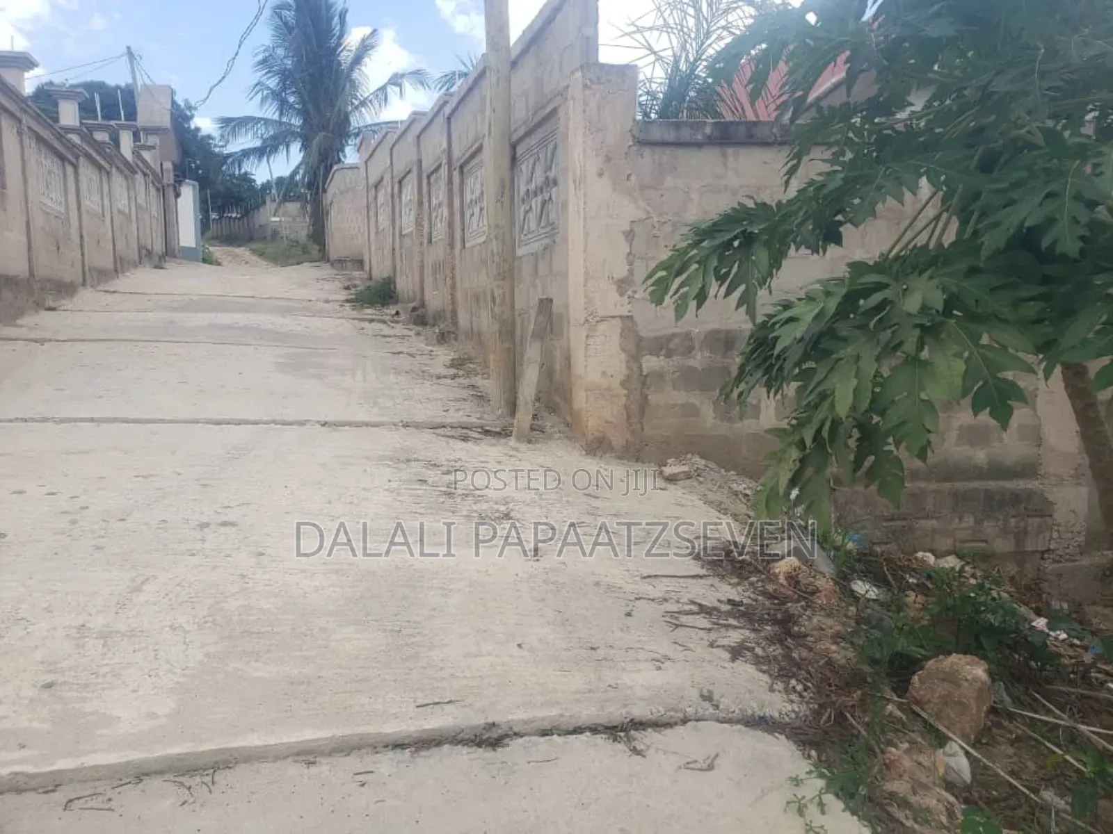 Eneo Lenye Ukubwa Wa SQMT 800 Linauzwa Lipo Goba Center (Sada Kalawe)