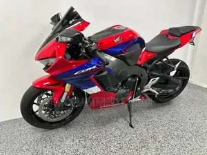 Honda CBR 2024 Red