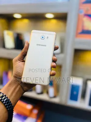 New Samsung Galaxy C9 Pro 64 GB Gold