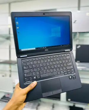Dell 7250 Laptop