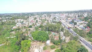 Commercial Plot Inayogusa Lami Inauzwa Kigamboni