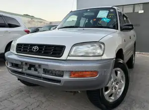 Toyota RAV4 1997 White