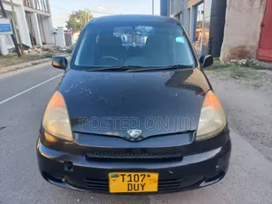 Toyota Fun Cargo 2003 Black