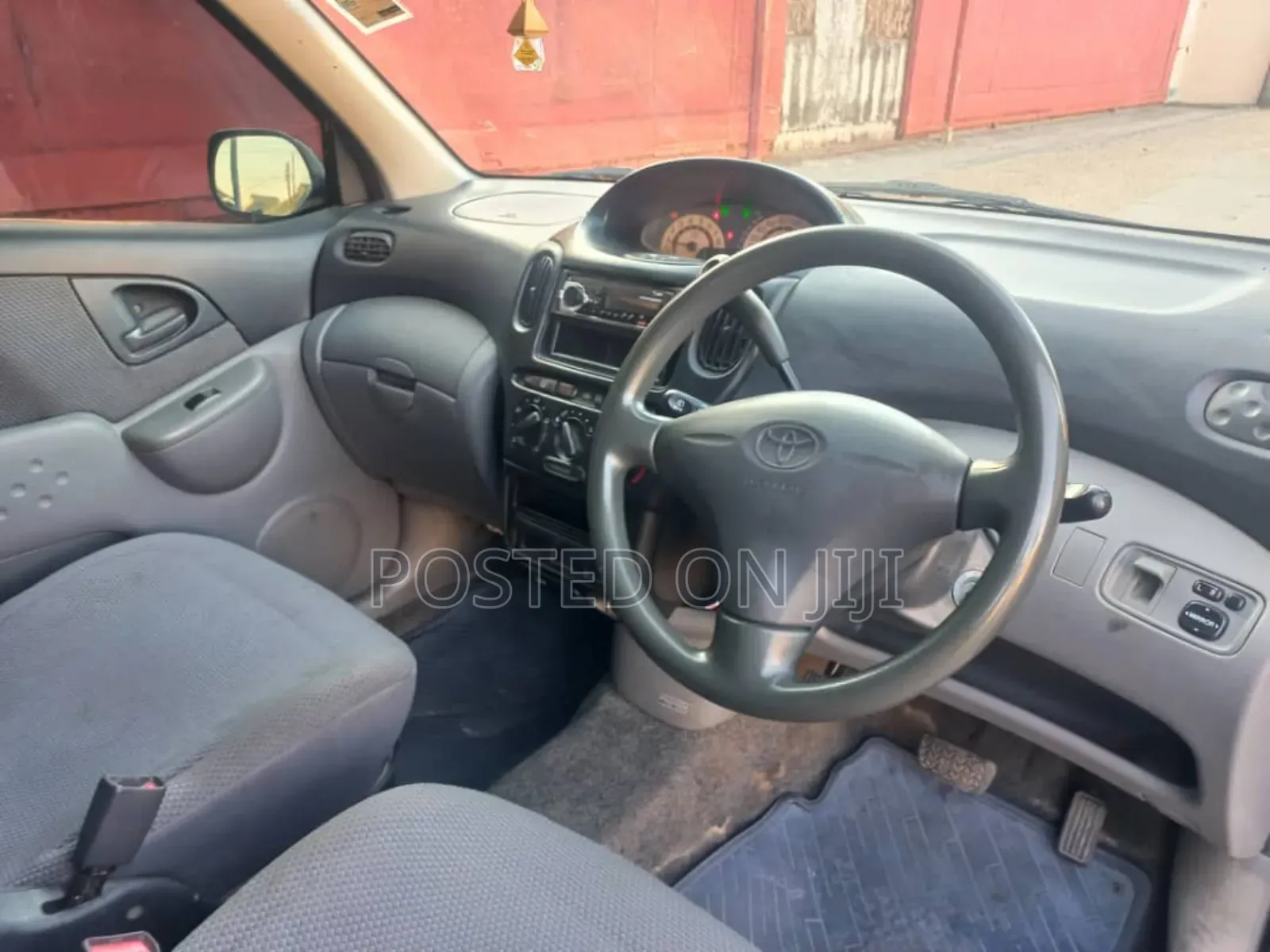 Toyota Fun Cargo 2003 Black