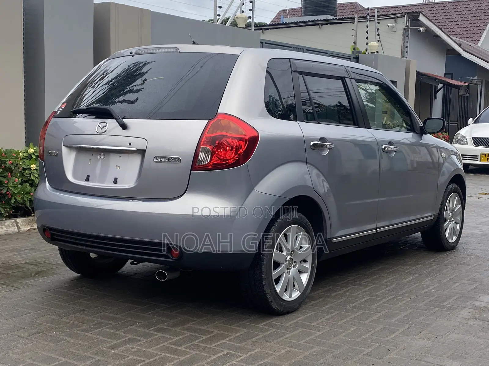 Mazda Verisa 2005 Silver