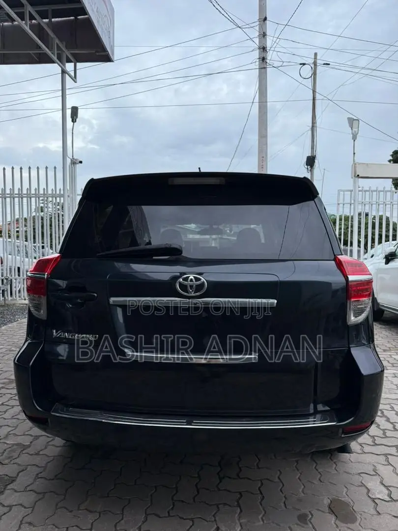 Toyota Vanguard 2010 Black