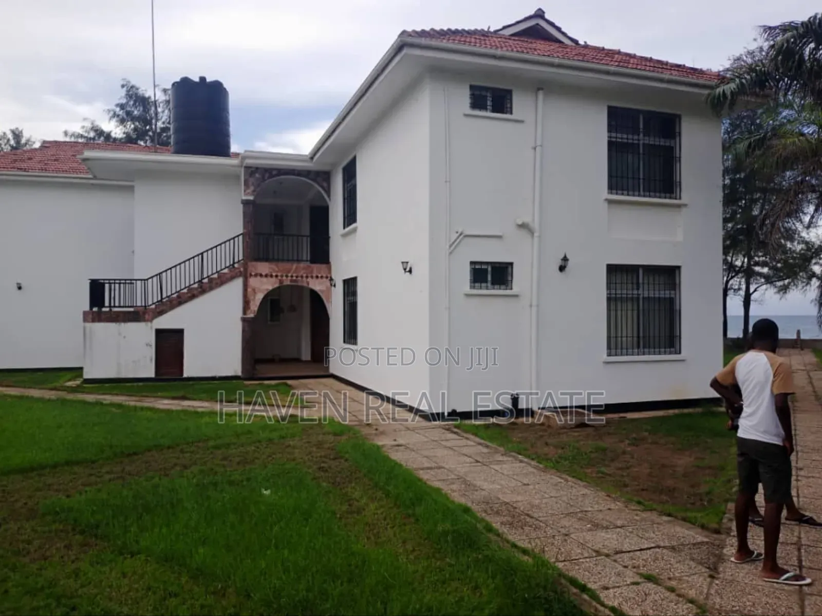 20bdrm House in Kunduchi for sale