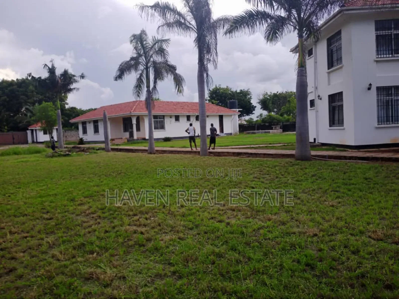 20bdrm House in Kunduchi for sale