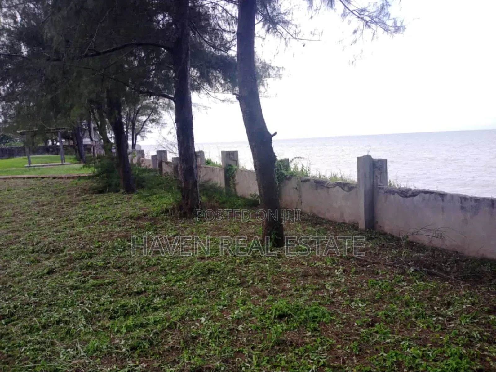 20bdrm House in Kunduchi for sale
