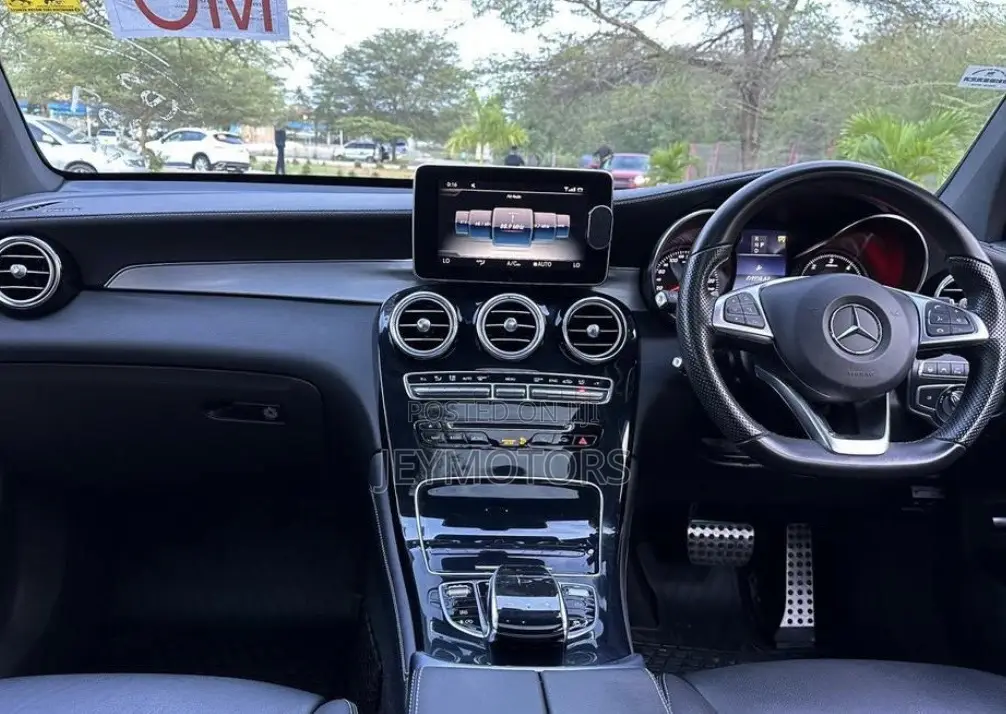 Mercedes-Benz GLC-Class 2017 White