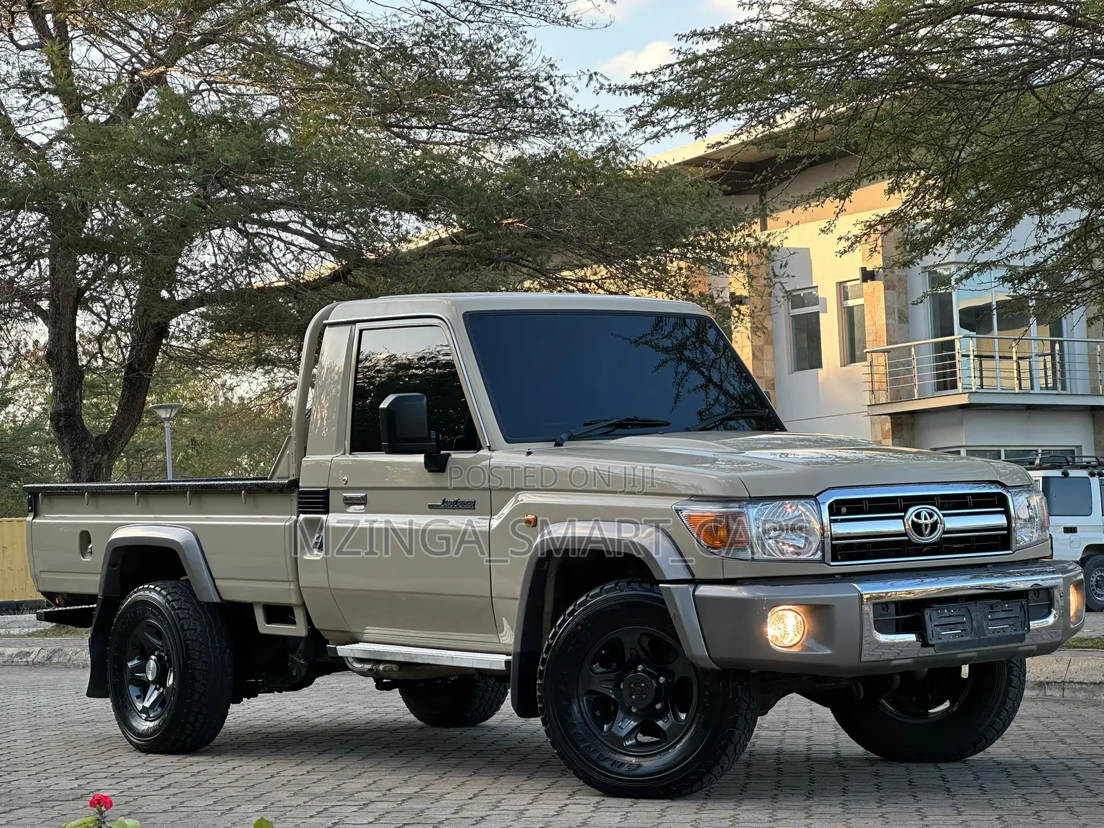 Toyota Land Cruiser 2022 Beige
