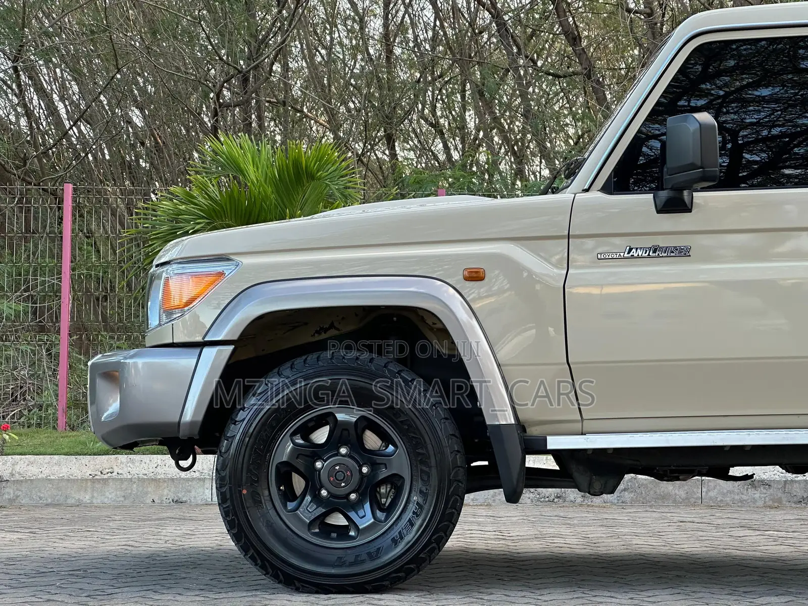 Toyota Land Cruiser 2022 Beige