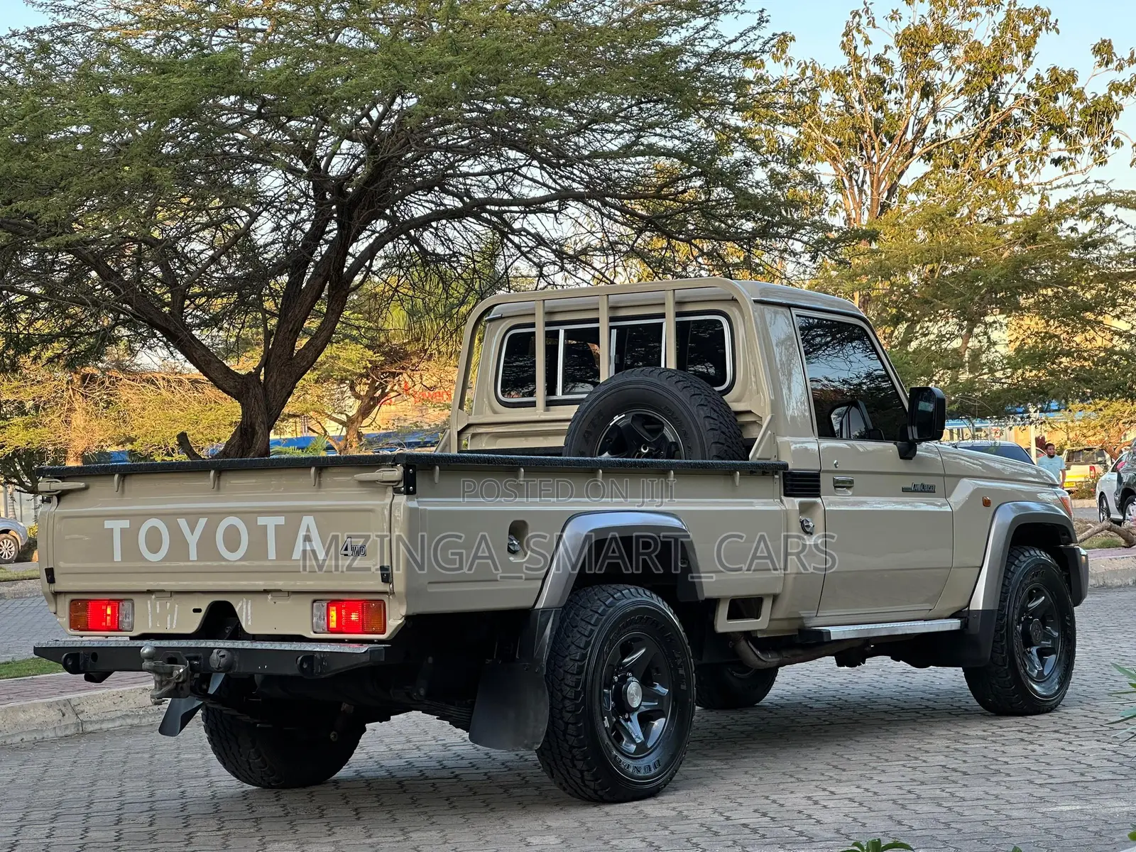 Toyota Land Cruiser 2022 Beige