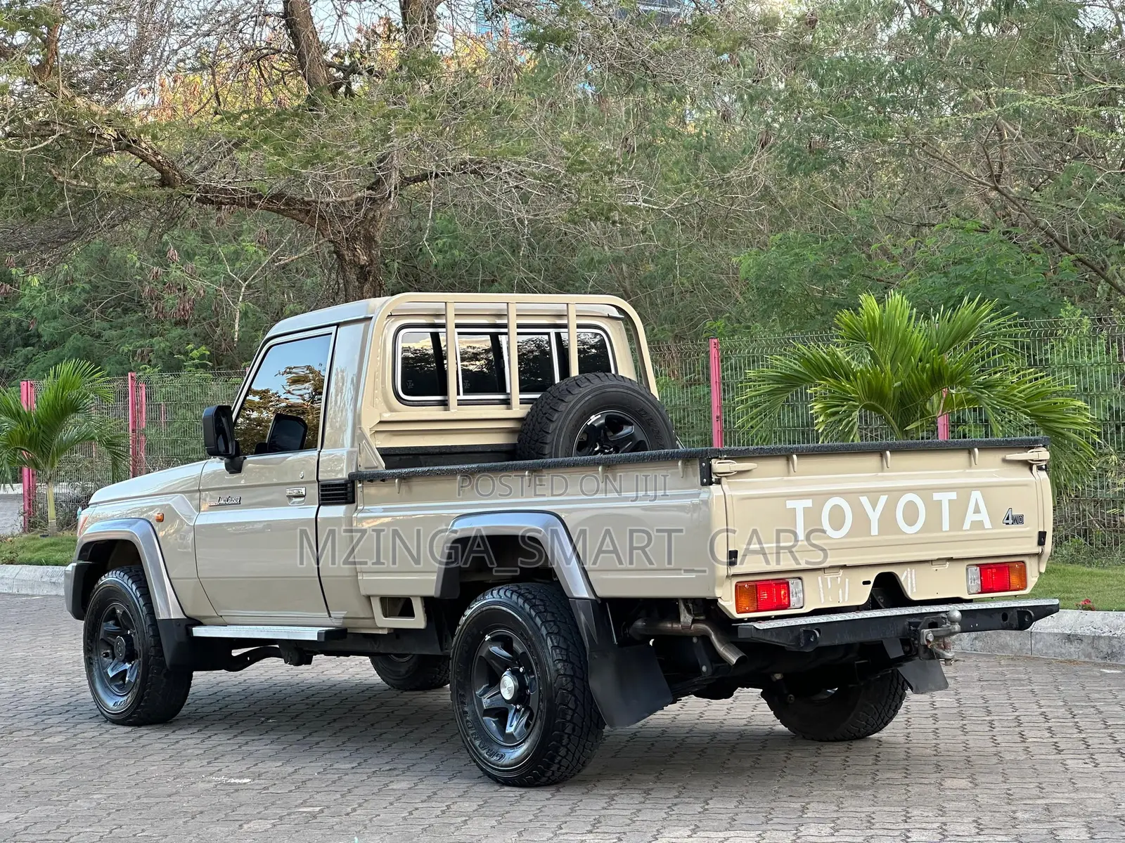 Toyota Land Cruiser 2022 Beige