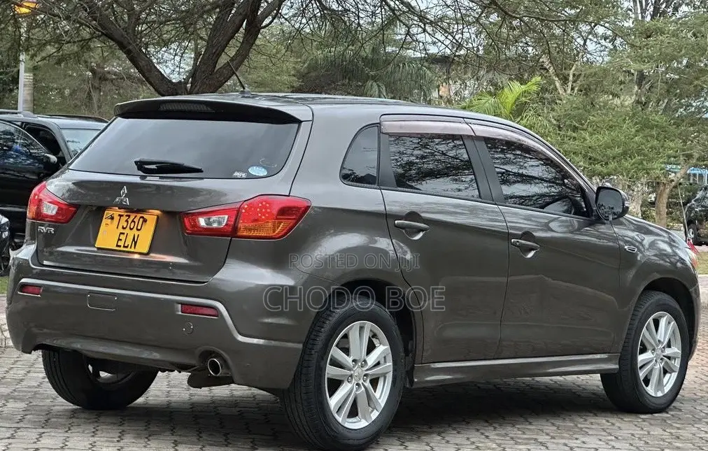 Mitsubishi RVR 2010 Brown