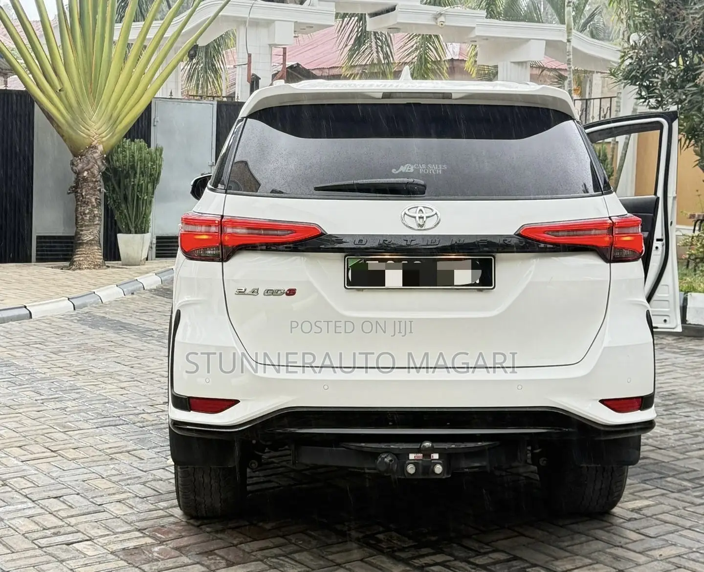 Toyota Fortuner 2023 White