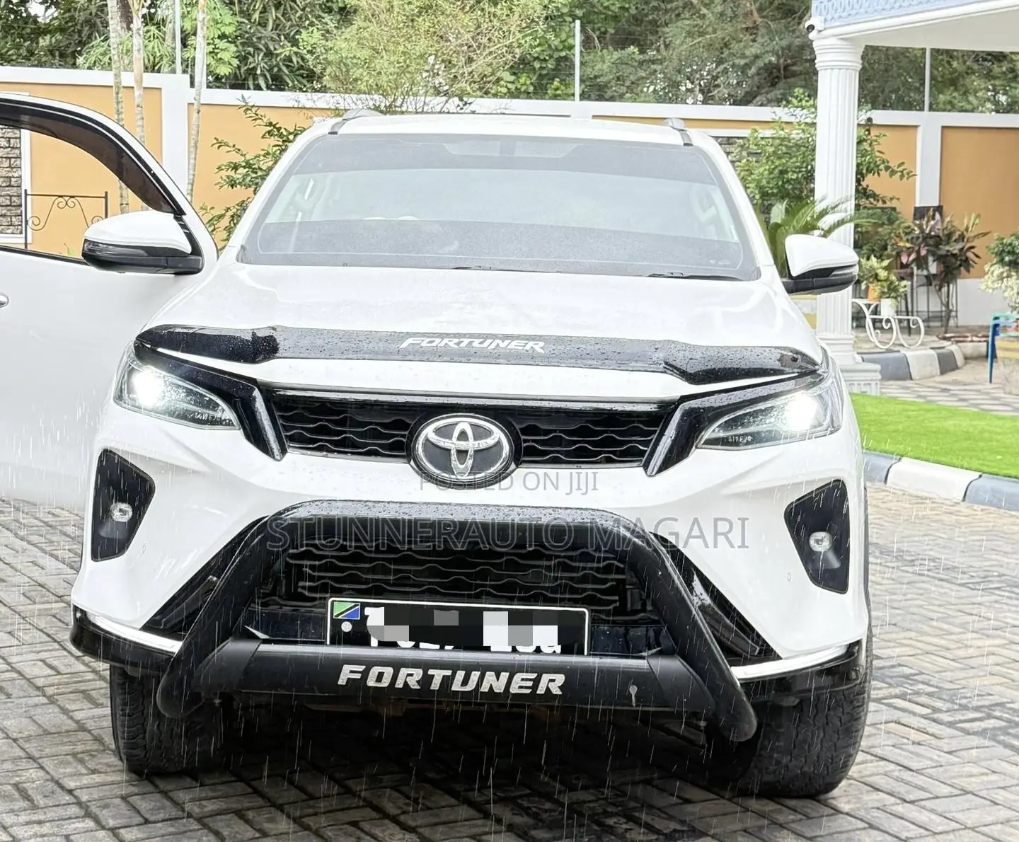 Toyota Fortuner 2023 White