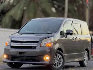 Toyota Noah 2008 Gray
