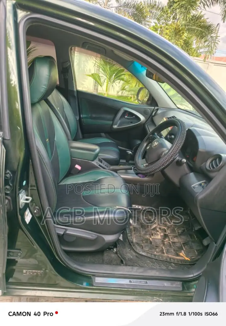 Toyota Vanguard 2010 Green