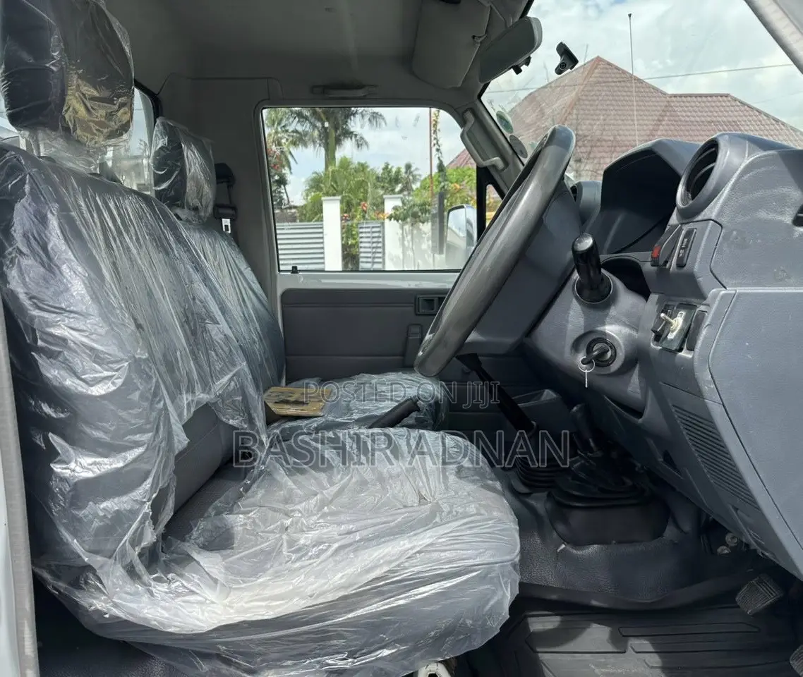 Toyota Land Cruiser 2012 White