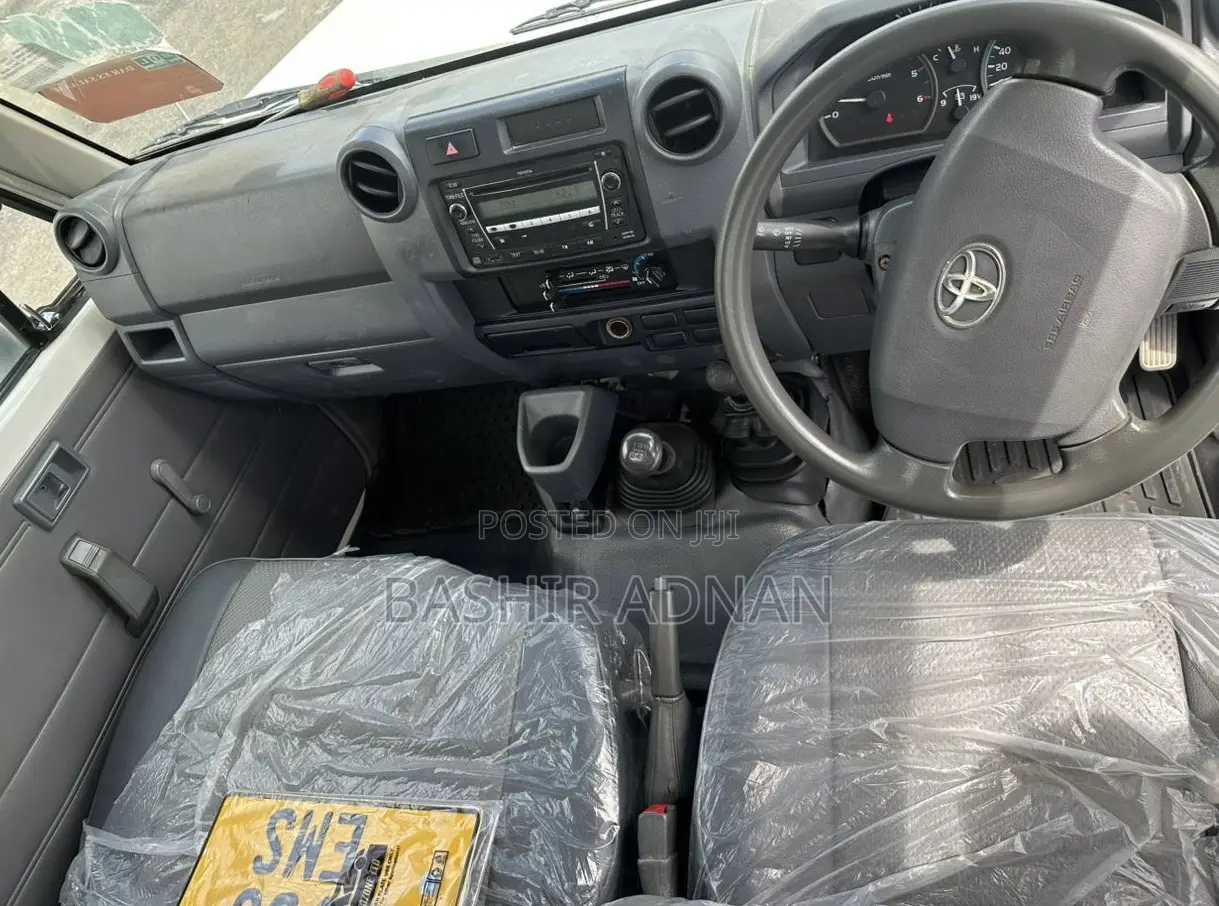 Toyota Land Cruiser 2012 White
