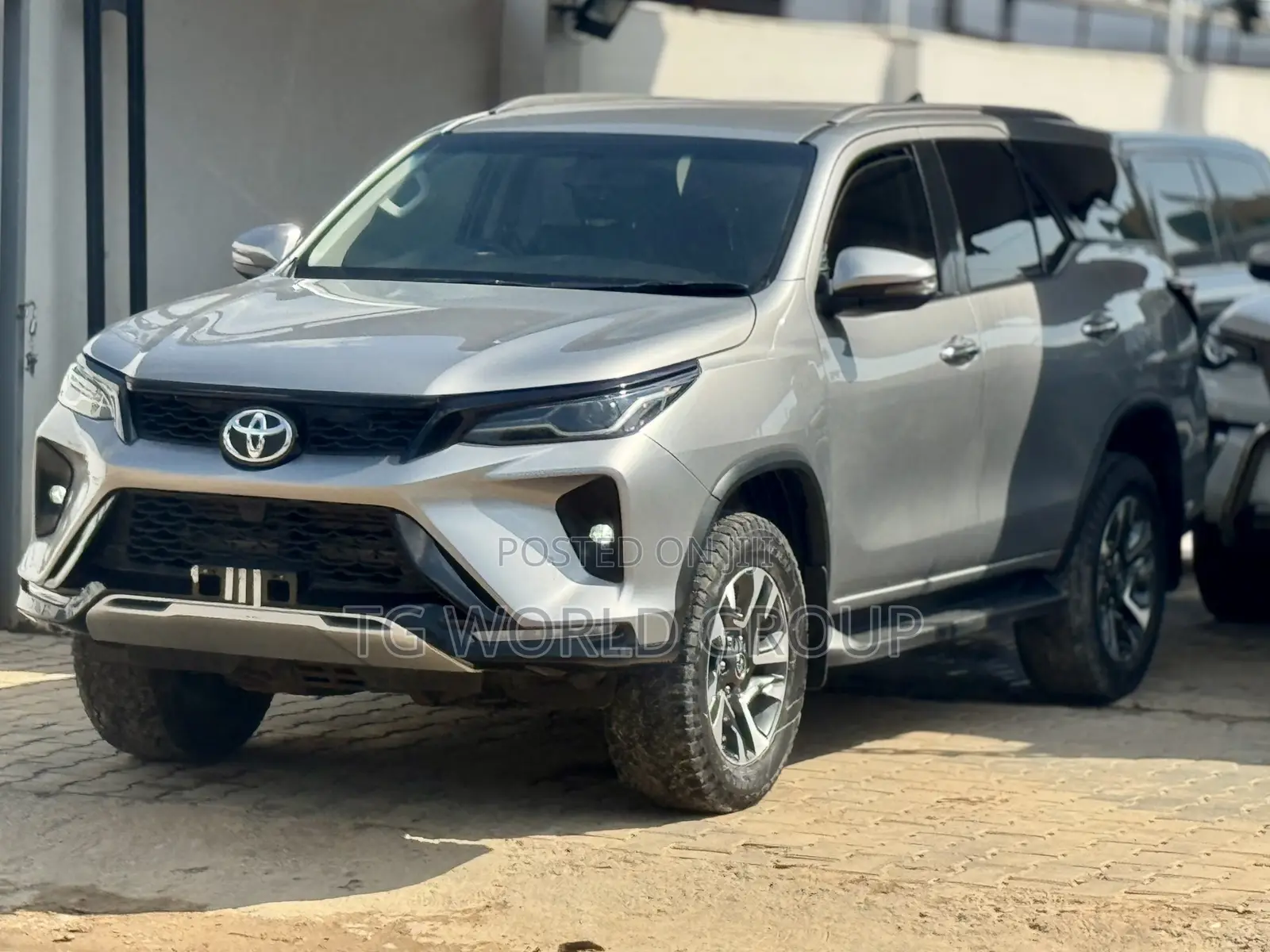 Toyota Fortuner 2.4 D AWD 2023 Silver