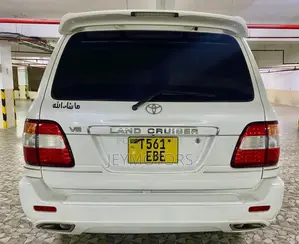 Toyota Land Cruiser 2010 White