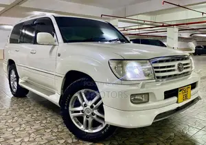 Toyota Land Cruiser 2010 White