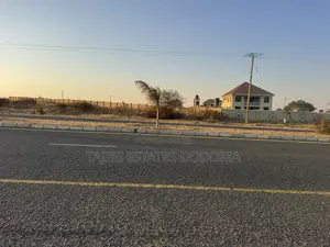 Uwanja Unauzwa Dodoma Iyumbu Newtown Center