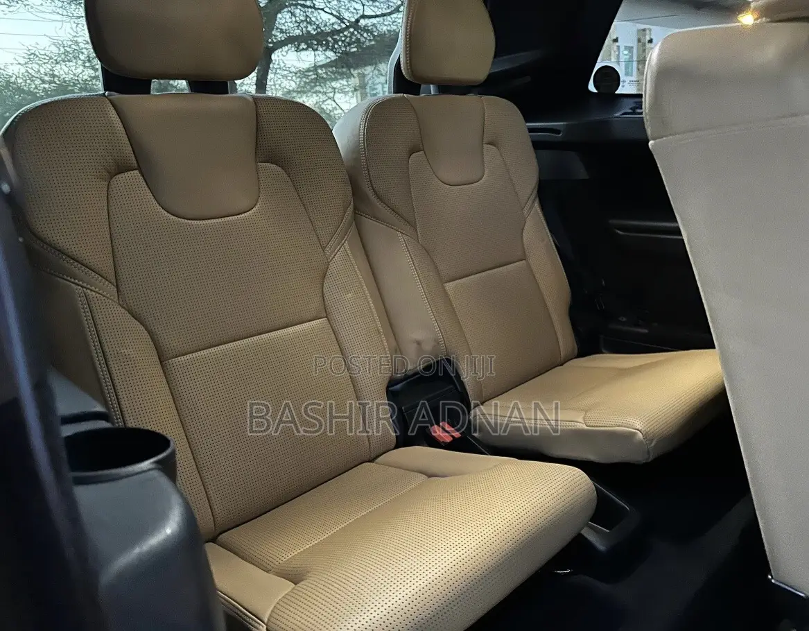 Volvo XC90 T6 Inscription AWD (2.0L 4cyl 8A) 2016 Beige