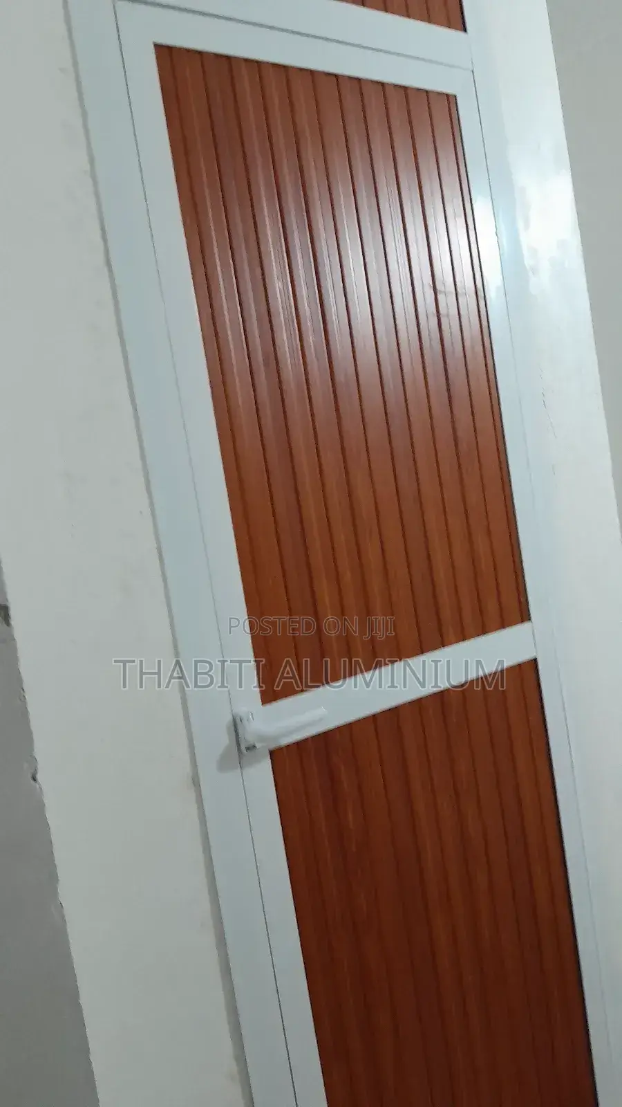 Mlango Wa Chooni Wa Aluminium Usiyo Oza Kwa Maji